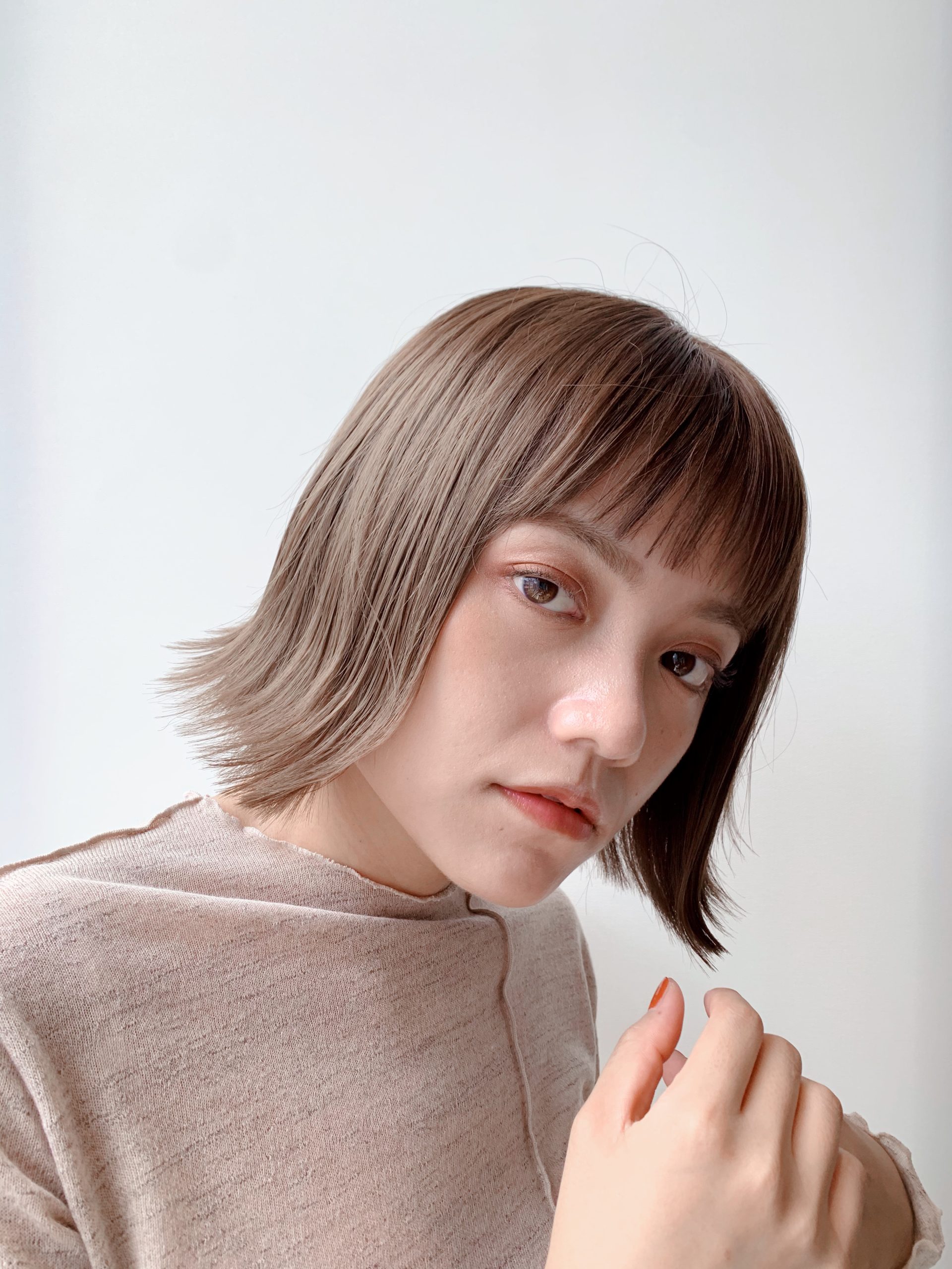 【大人かわいいシースルーバングでセミウェットな切りっぱなしBob】　