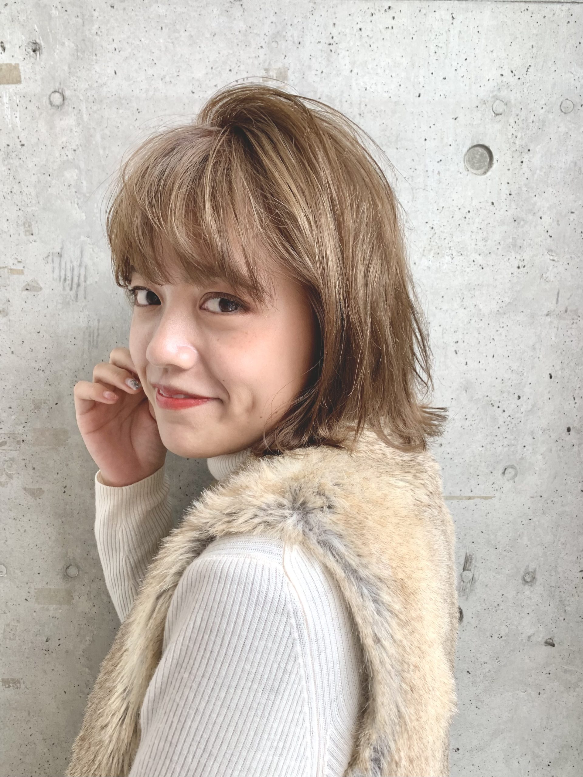 【切りっぱなしボブ/お団子アップスタイル】