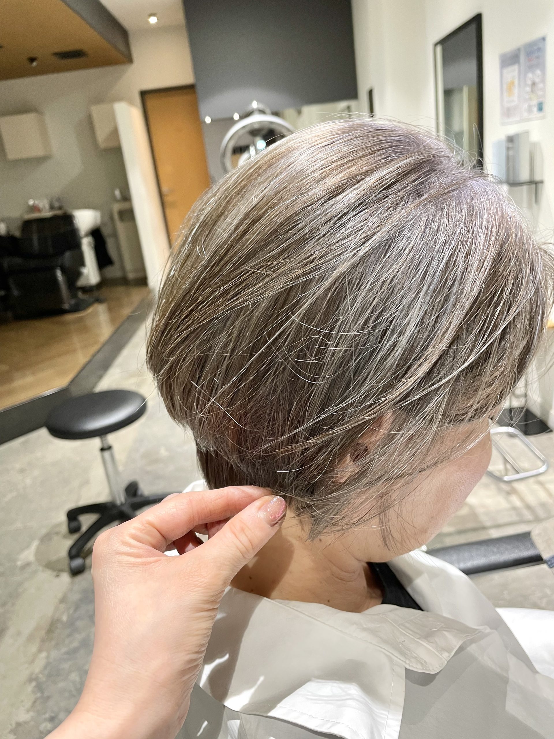 【脱白髪染めくすませピンクベージュ／ショートボブ】