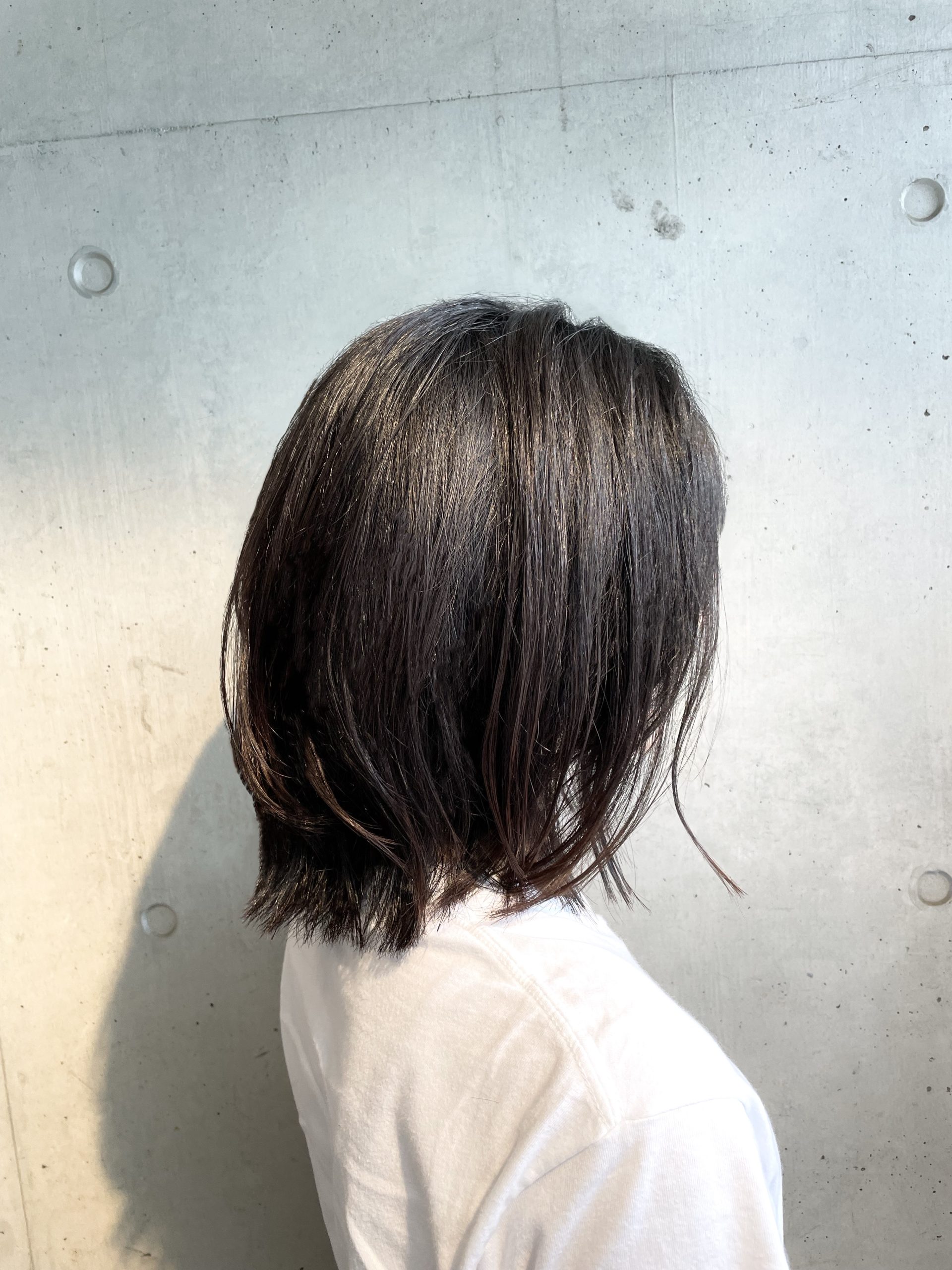 【くせ毛を活かしたボブレイヤースタイル】