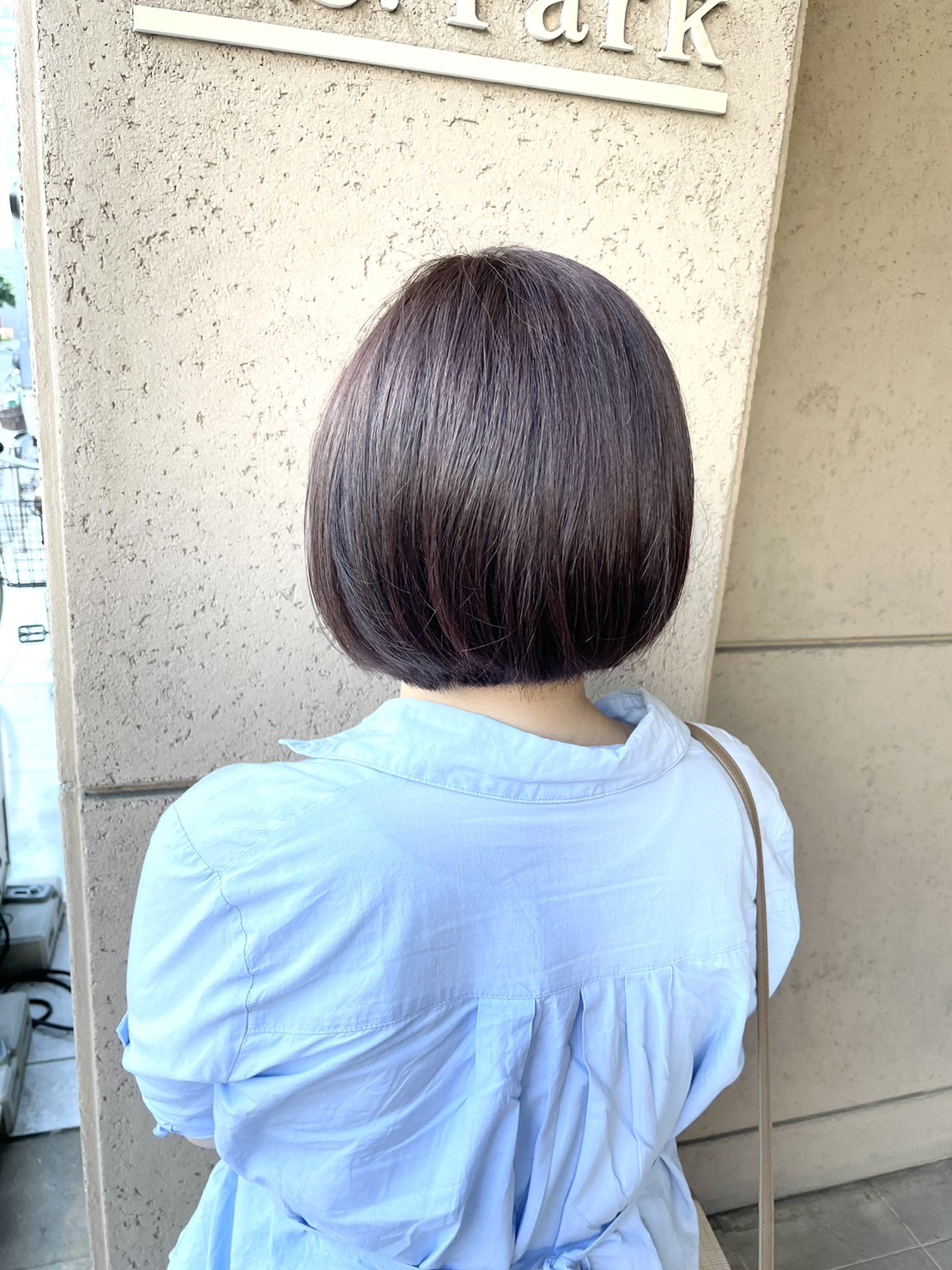 【パープル系ブラウンで周りと差をつけよう‼️ぷっつんボブ】